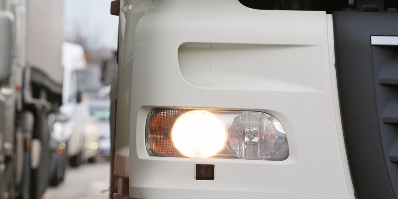 Kunden-Tipp: Warum Tagfahrlicht im Herbst und Winter nicht genügt